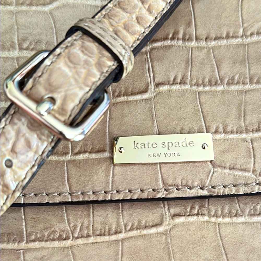 Kate Spade croc embossed leather Tan Crossbody Bag with Flap Closure - Picture 12 of 14